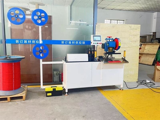 Max 550 MM Layar sentuh Otomatis Kalender Hook Membuat Forming Maker Peralatan mesin